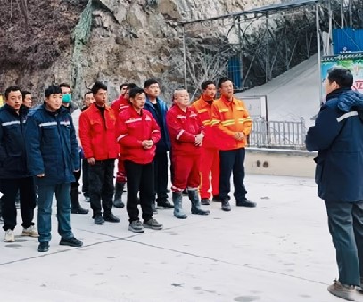 實(shí)戰(zhàn)演練，防患未“燃”｜雙河金礦開(kāi)展冬季火災(zāi)應(yīng)急預(yù)案演練